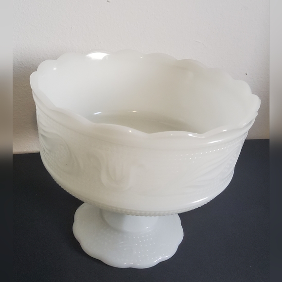 Vintage Milk Glass Fruit Bowl EO Brody M600 USA - Picture 3 of 6